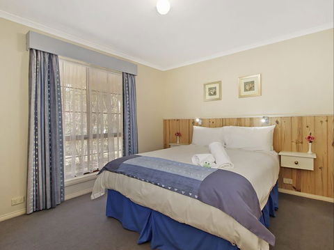 Oak Cottage - Tudor Village - Accommodation Sydney 0