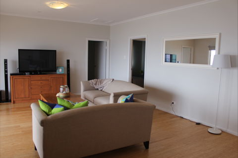 Pelican Place - Sydney 4u 2
