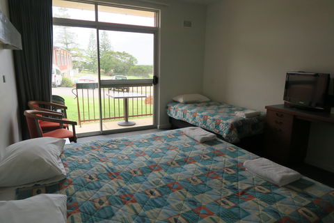 Tathra Hotel - Motel - Accommodation Sydney 2
