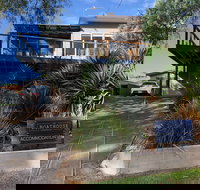 The Boathouse Narrawallee - Accommodation Sydney