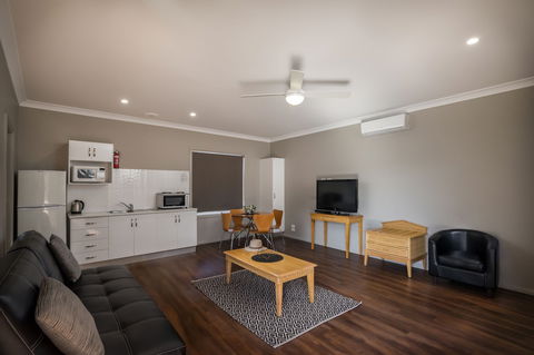 Akuna Motor Inn - Sydney 4u 0