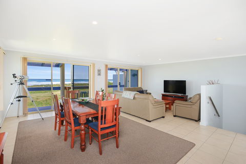 Blue Seas - Accommodation Sydney 2