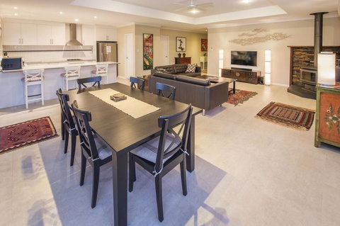 Dave's Digs - Accommodation Sydney 2