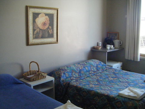 Imperial Hotel Cowra - Accommodation Sydney 1
