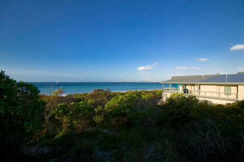Island Beach Lodge - Accommodation Sydney 2