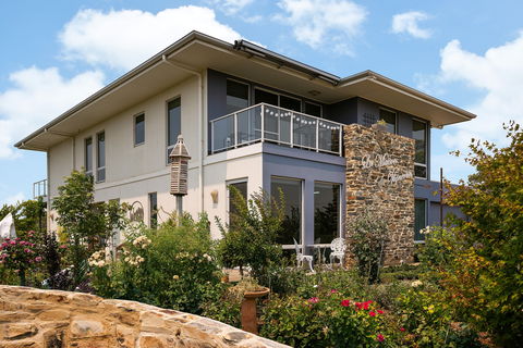 La Maison Du Vigneron B&B & Special Ocassion Dining - Sydney 4u 0