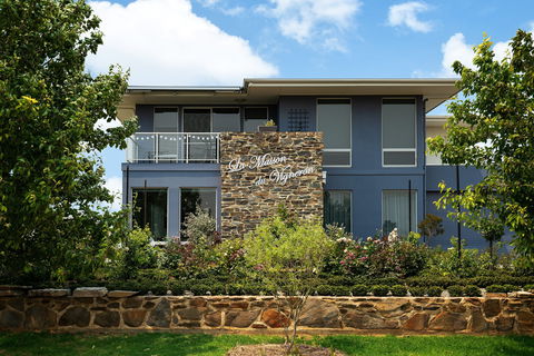 La Maison Du Vigneron B&B & Special Ocassion Dining - Sydney 4u 1