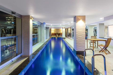 Oaks Adelaide Embassy Suites - Sydney 4u 1