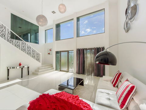 Riviera Waters Broadbeach - Vogue Holiday Homes - Sydney 4u 1