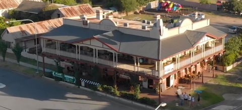 Royal Hotel Adelong - Sydney 4u 0