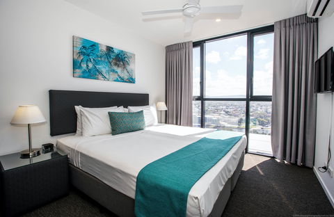 Synergy  Broadbeach - Sydney 4u 1