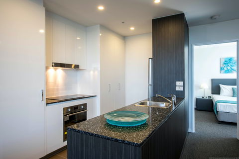 Synergy  Broadbeach - Sydney 4u 2