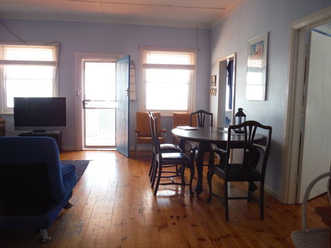 The Little White House - Accommodation Sydney 2