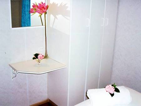 Flinders Caravan Park - Sydney 4u 4