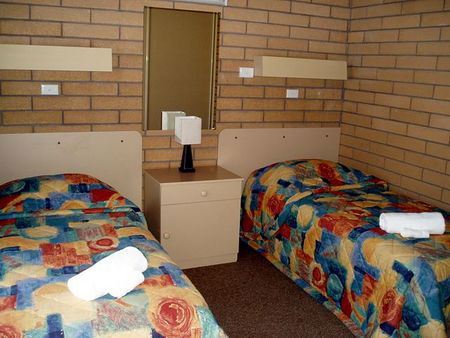 Aaden Holiday Apartments - Sydney 4u 4