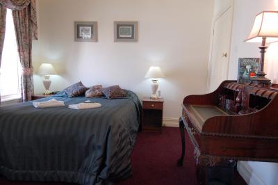 Warrnambools No 1 Luxury Apartment - Sydney 4u 2