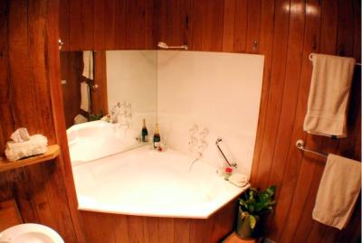 Warrnambools No 1 Luxury Apartment - Sydney 4u 3