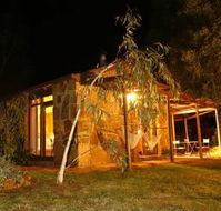 Wombat Hills Cottages - Sydney 4u