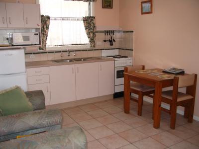 Lakes Entrance Holiday Units - Sydney 4u 4