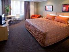 Travelodge Bankstown - Sydney 4u 1