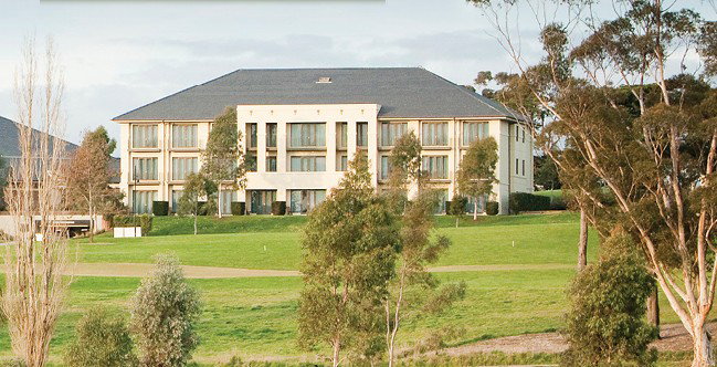 Chirnside Park VIC Accommodation Sydney