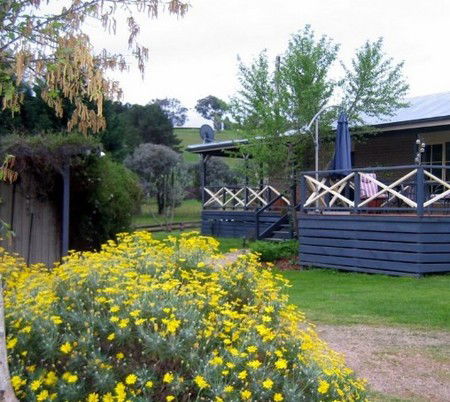 Buttercup Cottage & Apartment - Accommodation Sydney 2