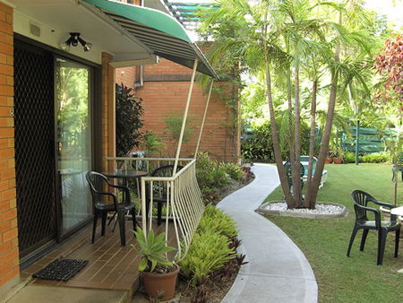 Airlie Court Holiday Apartments - Sydney 4u 2
