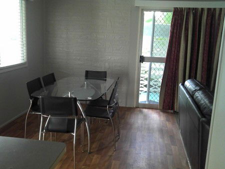 Beach Units Tannum Sands - Sydney 4u 4