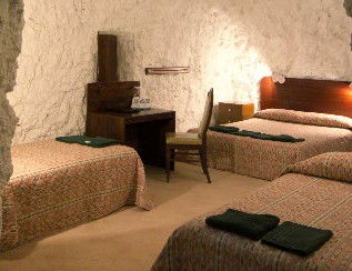 White Cliffs Motel - Sydney 4u 1