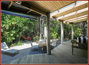 Absolute Beachfront Bamboo Hideaway - Sydney 4u 2