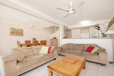 Aaah 2 @ Byron - Sydney 4u 0