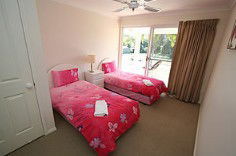 Aaah 2 @ Byron - Sydney 4u 4