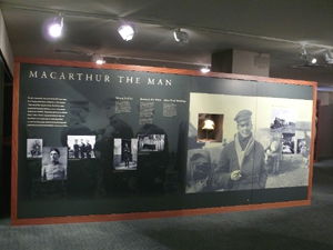 MacArthur Museum - Sydney 4u 1