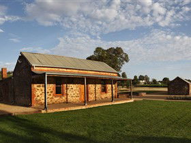 Hentley Farm - Sydney 4u 0