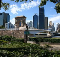 Former Victoria Bridge Abutment Memorial - Sydney 4u