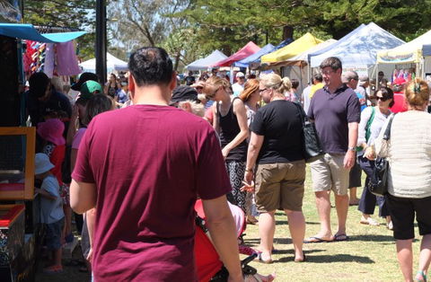 Coolangatta Beachfront Markets - Accommodation Sydney 1