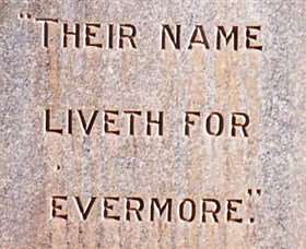 Blackall War Memorial And Memorial Seat - Sydney Resort 0