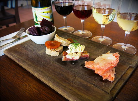 Fowles Wine - Accommodation Sydney 1