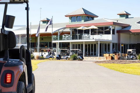 Club Catalina - Accommodation Sydney 4