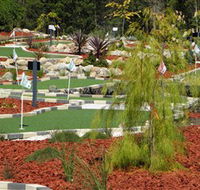 18 Hole Mini Golf - Club Husky - Accommodation Sydney