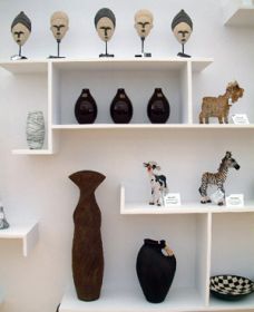 Swinging Swaggy Pottery, Gift Ware And Cafe - Sydney 4u 0