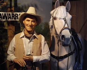 Big Golden Guitar Tourist Centre - Sydney Resort 0