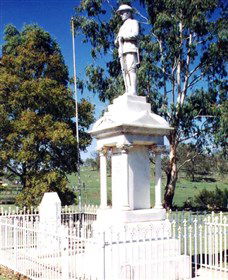 Cooyar War Memorial - Sydney 4u 1