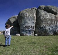 Thunderbolts Rock - Accommodation Sydney