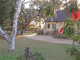 Overland Corner Hotel - Accommodation Sydney 1