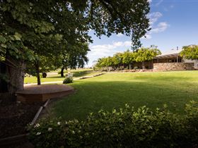 Howard Vineyard - Accommodation Sydney 2