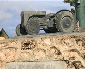 Ferguson Tractor Monument - Accommodation Sydney 3