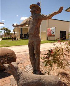 Meandarra ANZAC Memorial Museum - Sydney 4u 1