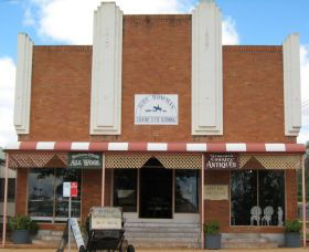 Talbragar Country Antiques - Sydney 4u 0
