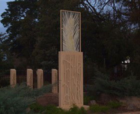 Milestones Sculptures In Cootamundra - Sydney 4u 0